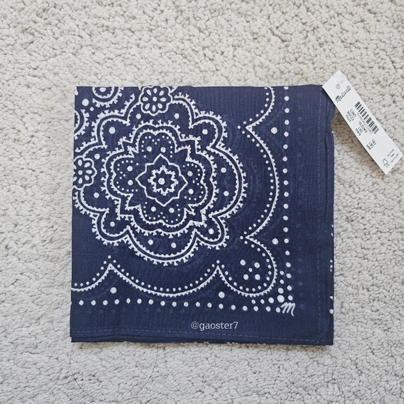 Madewelk Organic Cotton Bandana - Picture 3 of 6